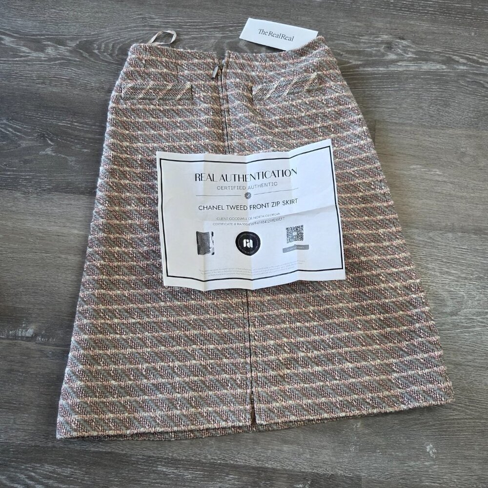 Authentic Chanel Tweed Skirt Gold Hardware FR 36 Beige w/ Official COA - Picture 15 of 15